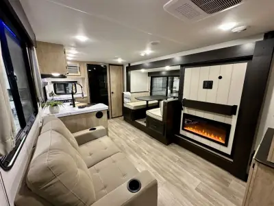 2027 Forest River Cherokee Grey Wolf 26SS photo 4