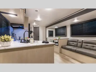 2027 Shasta Rvs i-5 Edition 527BHS photo 3