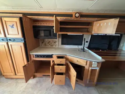 2007 Monoco Knight 40S photo 22
