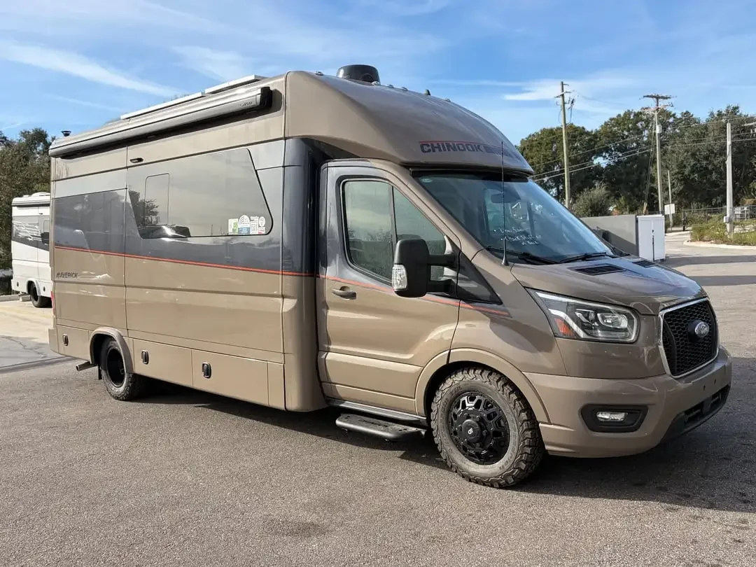 2026 Chinook Maverick SS exterior