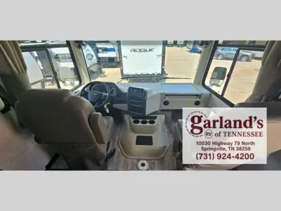 2023 Thor Motor Coach Hurricane 35M photo 6