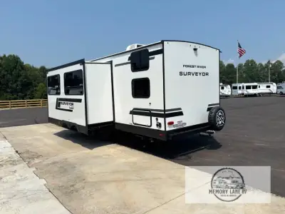 2027 Forest River Surveyor 27 CAMP photo 4