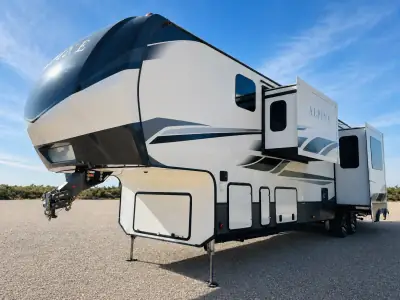 2021 Keystone Alpine M-3910RK photo 2