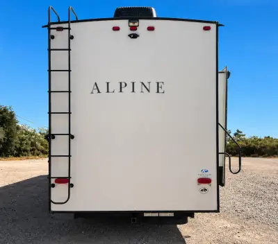 2021 Keystone Alpine M-3910RK photo 9