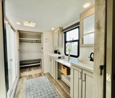 2021 Keystone Alpine M-3910RK photo 17