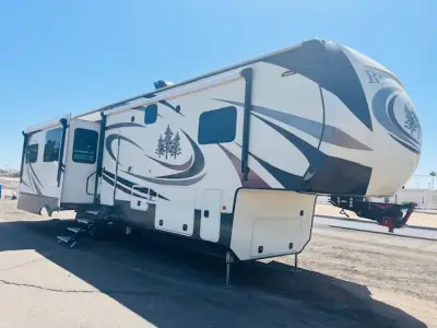 2018 Crossroads REDWOOD 392GK