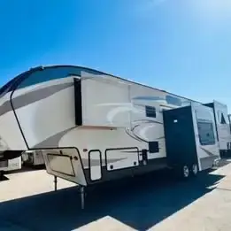 2017 Keystone COUGAR 326RDS photo 5