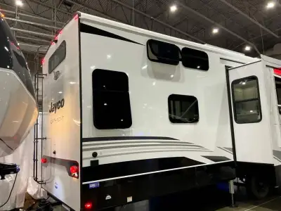 2026 Jayco North Point 395DSDB photo 11