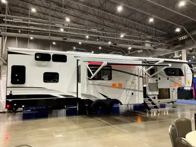 2026 Jayco North Point 395DSDB photo 10