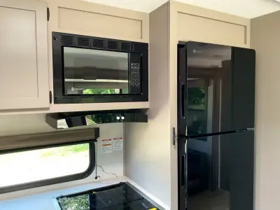 2027 K-Z Connect C261RB photo 24