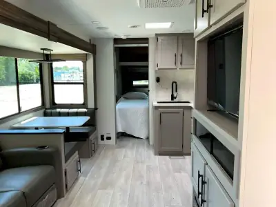 2027 K-Z Connect C261RB photo 9