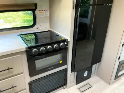 2027 K-Z Connect C261RB photo 23