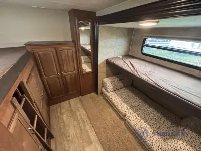 2017 Coachmen Freedom Express 320BHDS photo 14