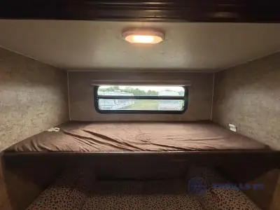 2017 Coachmen Freedom Express 320BHDS photo 20