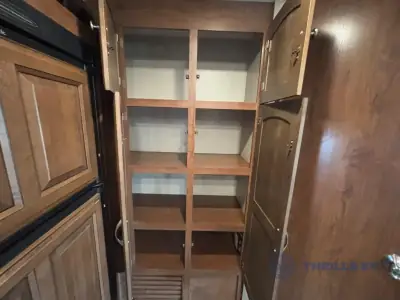 2017 Coachmen Freedom Express 320BHDS photo 36