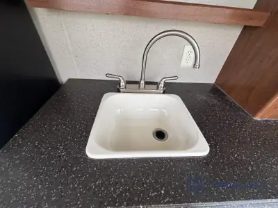 2017 Coachmen Freedom Express 320BHDS photo 50