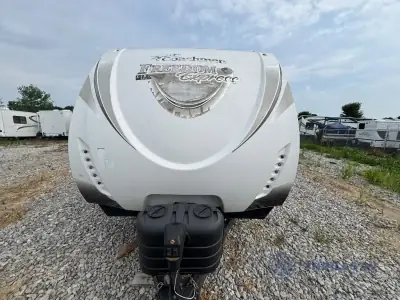 2017 Coachmen Freedom Express 320BHDS photo 4