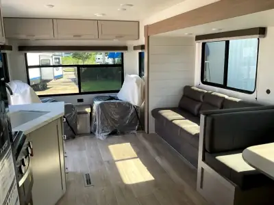 2027 Jayco Jay Flight SLX 262RLS photo 9