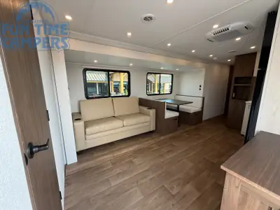 2027 Winnebago ACCESS 32BR photo 12