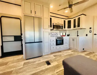 2021 Forest River SIERRA 3330BH photo 15