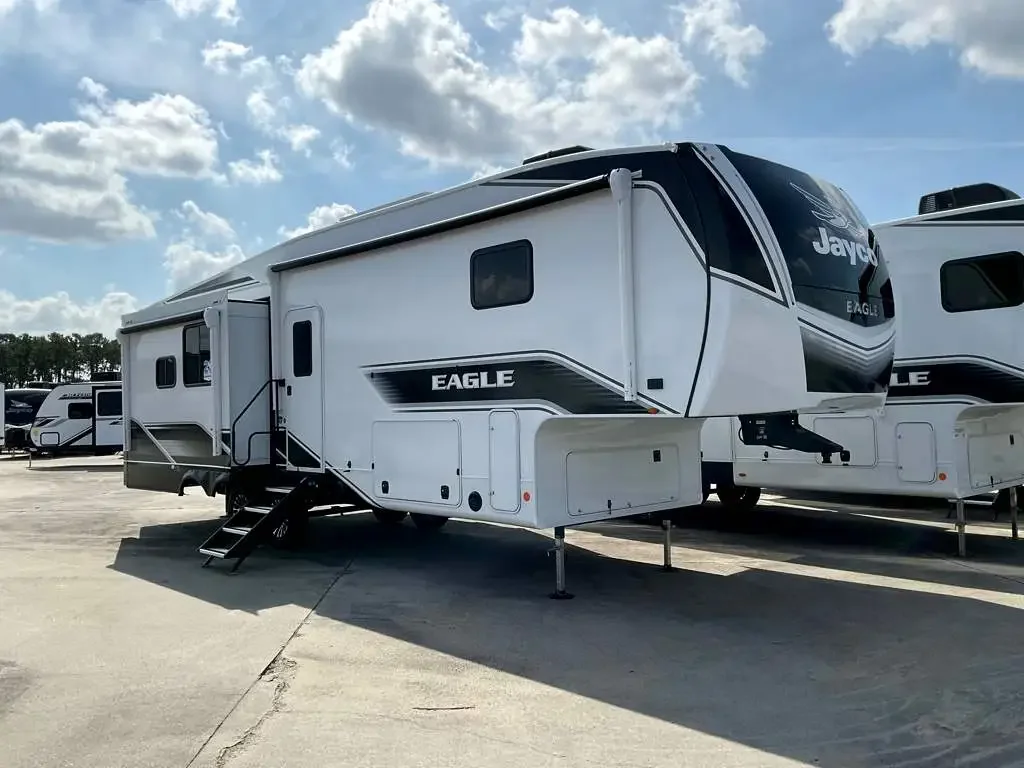 2026 Jayco Eagle 325MKTS exterior