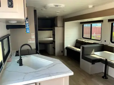 2027 Jayco Jay Flight 280BHS photo 6