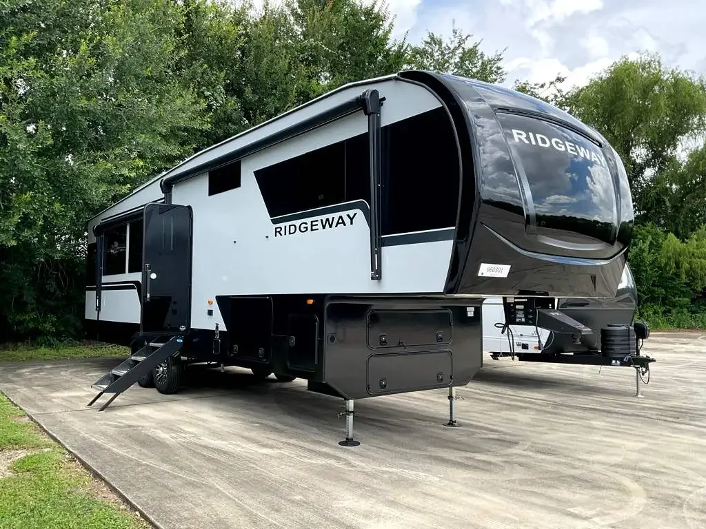 2027 K-Z Ridgeway 31RL exterior
