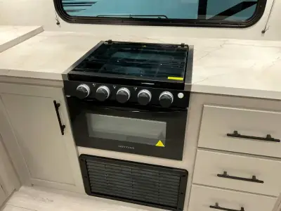 2027 K-Z Connect C282FKK photo 21