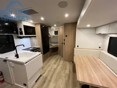 2026 Winnebago THRIVE 22MBH photo 36