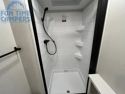 2026 Winnebago THRIVE 22MBH photo 32