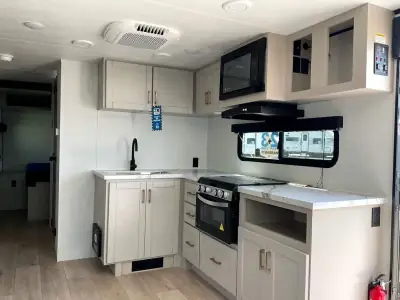 2027 Jayco Jay Feather SL 25RLSL photo 9
