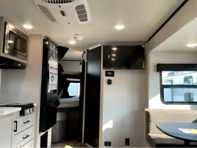 2026 Jayco Jay Feather Air 19MBS photo 9