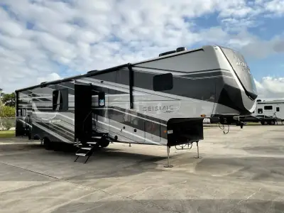 2026 Jayco Seismic 399 photo 33
