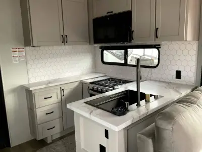 2026 Jayco Seismic 399 photo 9