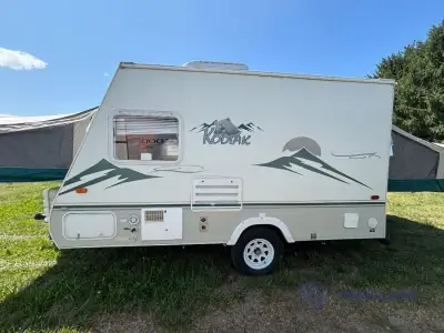 2005 Dutchmen Kodiak 160 photo 7