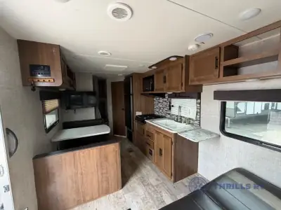 2020 Gulf Stream Conquest Special Edition Series 26BHG photo 9