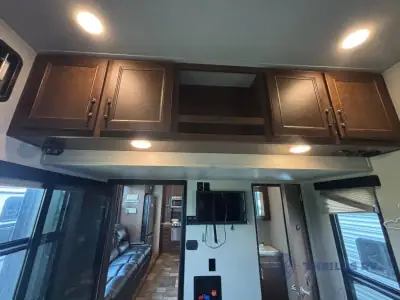 2016 Keystone Fuzion 420 Chrome photo 53