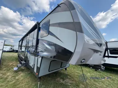 2016 Keystone Fuzion 420 Chrome