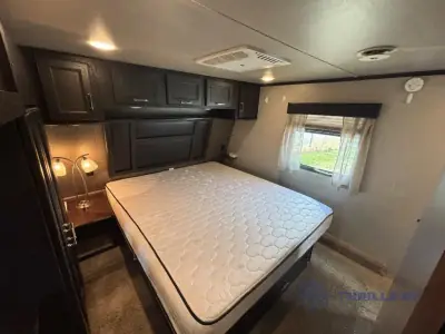 2016 Keystone Fuzion 420 Chrome photo 19