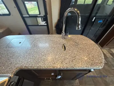 2016 Keystone Fuzion 420 Chrome photo 36
