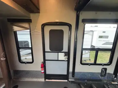 2016 Keystone Fuzion 420 Chrome photo 54