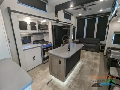 2026 Forest River Puma Vista 402LFT photo 11