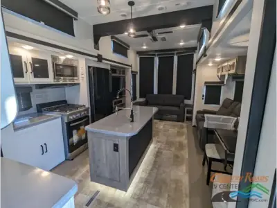 2026 Forest River Puma Vista 402LFT photo 8