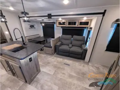 2024 Palomino Puma 32BH2B photo 9