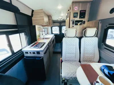2023 Winnebago SOLIS photo 3