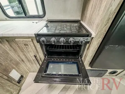 2022 Forest River Salem Hemisphere 270FKS photo 20