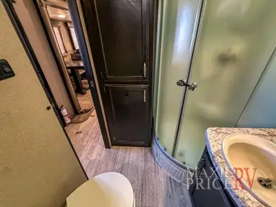 2018 Grand Design Imagine 2950RL photo 27