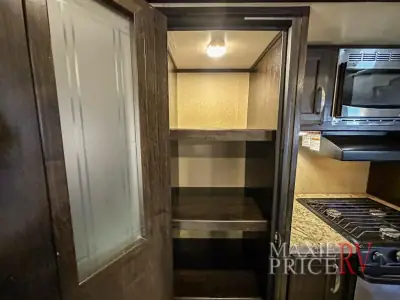 2018 Grand Design Imagine 2950RL photo 17