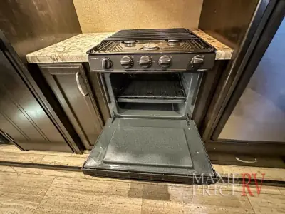 2018 Grand Design Imagine 2950RL photo 18