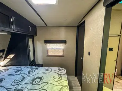 2018 Grand Design Imagine 2950RL photo 29